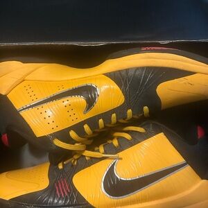 Nike Men's Yellow and Black Athletic Shoes